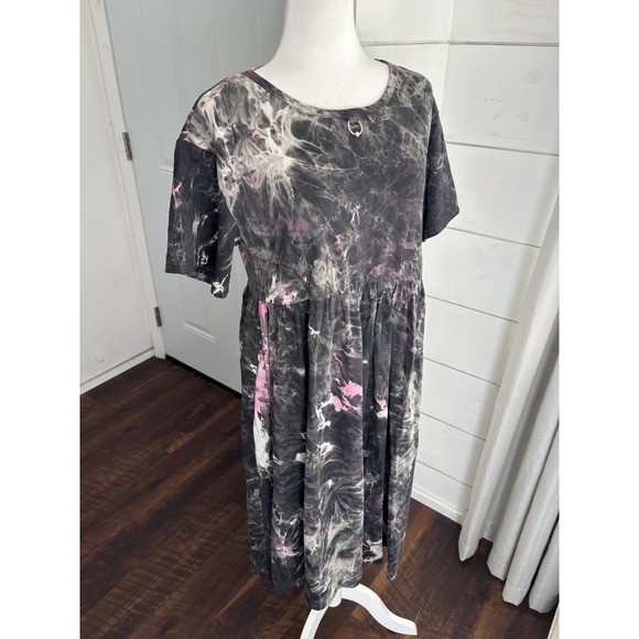 Disturbia Dress Womens 6 Black Gray Pink Tie Dye Midi Short Sleeve Pockets Ring - Picture 2 of 9